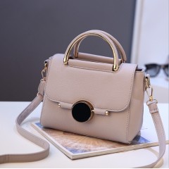 Sac à main et bandoulière en cuir pour femme
