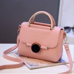Sac à main et bandoulière en cuir pour femme