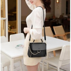 Sac à main et bandoulière pour femme