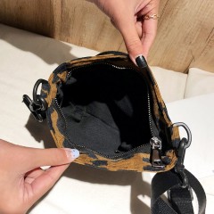 Sac à bandoulière  en toile à motif léopard