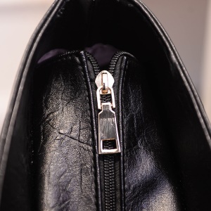 Sac à main en cuir verni brillant pour femmes