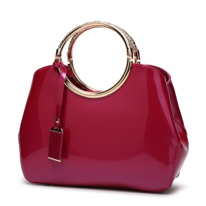 Sac à main en cuir verni lisse et brillant