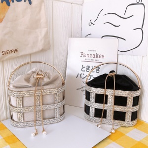 Sac à main  avec diamants artificiels