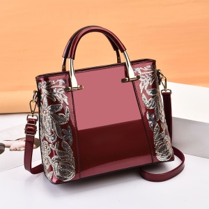 Sac à dame verni et brodé à paillettes Résistantes a la friction