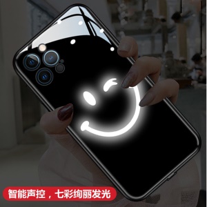 Coque lumineuse de protection de téléphone Apple en verre trempé anti choc Confortable et esthétique modèle Smiley à led. Eclairage de notification et appel