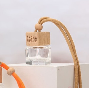 Petite bouteille d'arome ou huile essentielle pendentif en verre intérieur de voiture