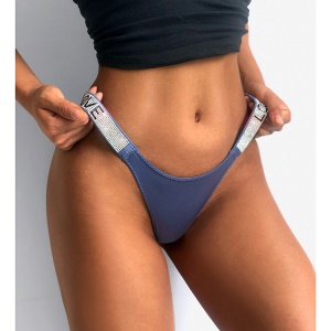 Femme sexy culotte avec strass à la mode
