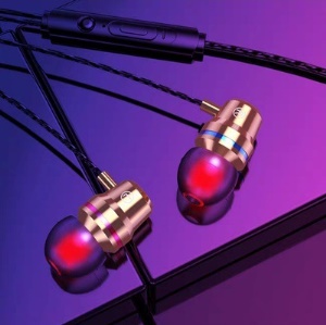 Casque câblé dans l'oreille HiFi