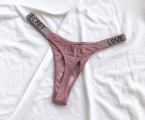 Femme sexy culotte avec strass à la mode