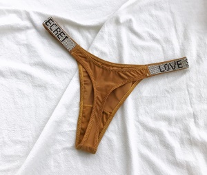 Femme sexy culotte avec strass à la mode