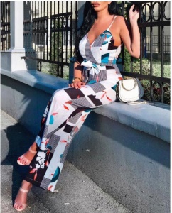 Combinaison pantalon à imprimé floral avec bretelles