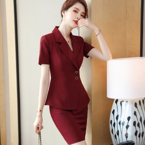 Costume deux pièces pour femme (blazer à manches courtes + jupe/pantalon) design stylé