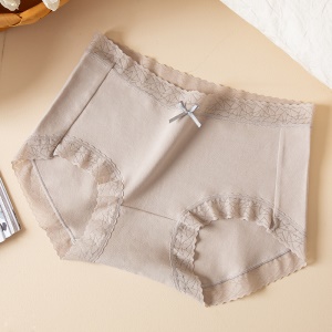 Culotte uincolore respirante  en dentelle