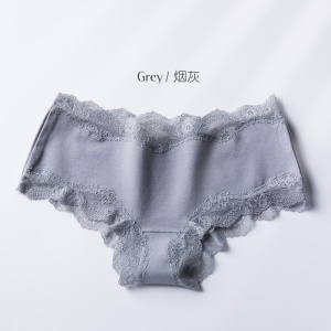 Culotte slip sexy et respirante  en coton avec dentelle