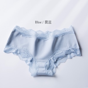 Culotte slip sexy et respirante  en coton avec dentelle
