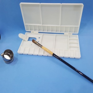 Palette de peinture à couvercle rabattable