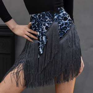 Demi-jupe de style latin pour femmes