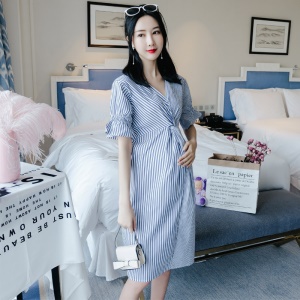 Robe de maternité mi-long à manches courtes