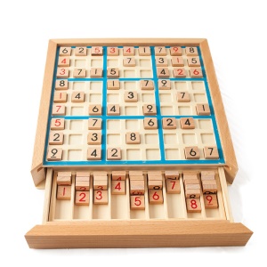 Jouet d'échecs solo en bois avec tiroir pour développer l'intelligence
