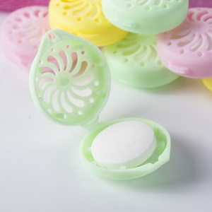 Parfum en boules aromatiques désodorisantes pour toilettes