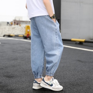 Pantalon en denim avec  pieds extensibles pour enfants