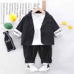 Costume trois pièces pour bébé