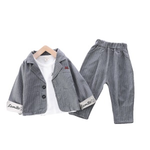 Costume trois pièces pour bébé