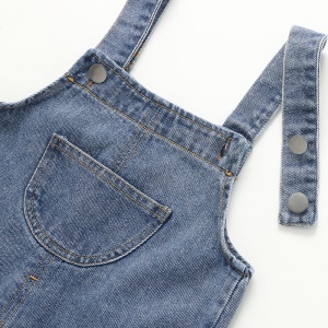 salopette en jean pour bébé