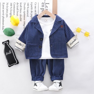 Costume trois pièces pour bébé
