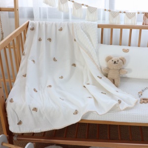 Couverture bébé en coton brodé
