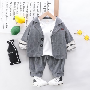 Costume trois pièces pour bébé