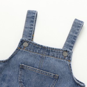 salopette en jean pour bébé