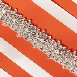 XY ceinture de mariée avec strass cousu à la main ruban de satin