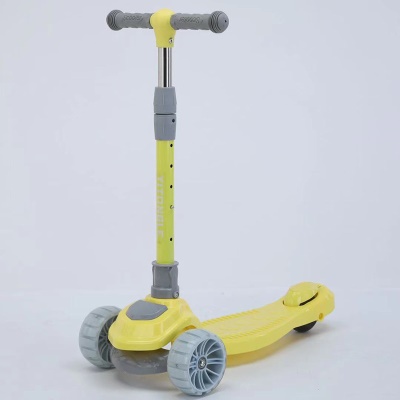 Trotinette pliable à trois roues  avec lumières colorées jouets pour enfants