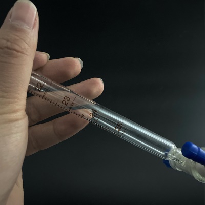 Compte-gouttes acide de laboratoire classe A avec piston gradué