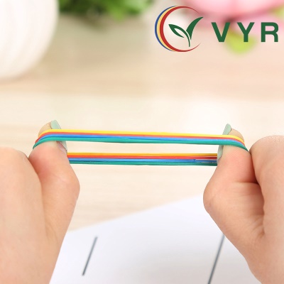 VYR 25 * 1.4 Frondes de caoutchouc non décolororables