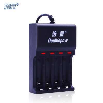 Doublepow Chargeur de pile indicateur LED quatre fentes