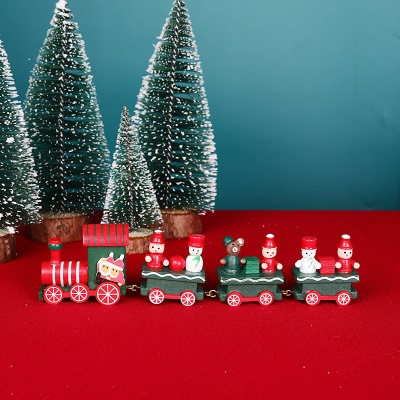 Petit train de Noël en bois