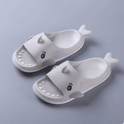 Babouches pour enfants petit requin antidérapant et résistant à l'abrasion