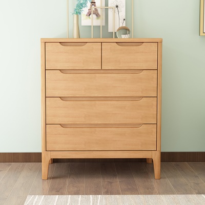Armoire en bois massif nordique moderne