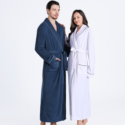 Robe de nuit blanche absorbante