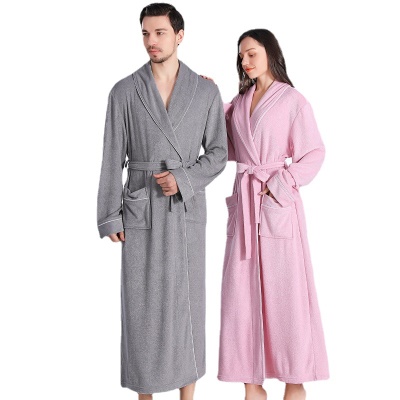 Robe de nuit blanche absorbante