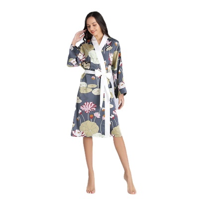 Robe de nuit en soie Robe de nuit à manches longues