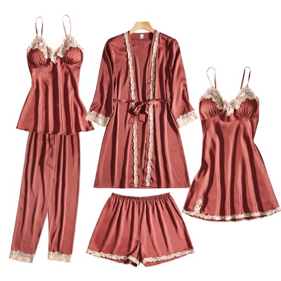 Set de cinq pièces pour pyjama en dentelle en soie