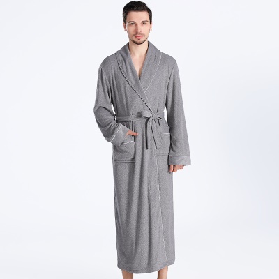 Robe de nuit blanche absorbante