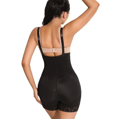 Body avec des bretelles amovibles