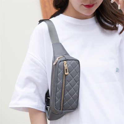 Sac à bandoulière en ligne brodée