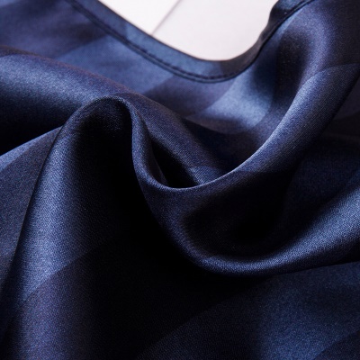 Pyjama deux-pièces en soie glacée gilet short