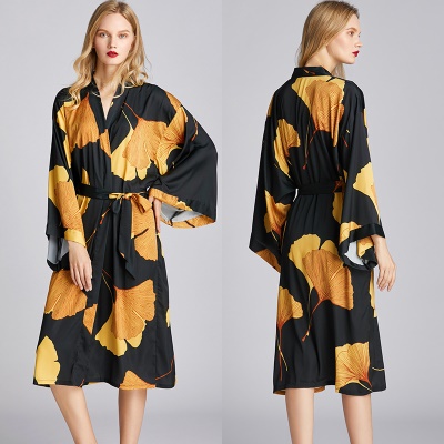 Pyjama femme imprimé feuille d'érable noir imitation soie