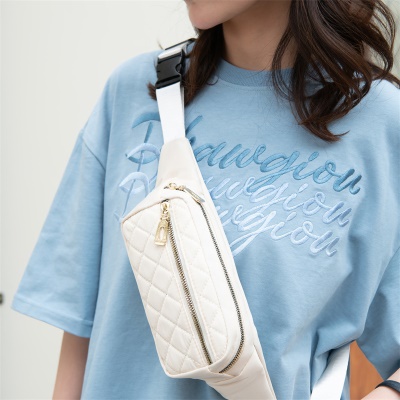 Sac à bandoulière en ligne brodée
